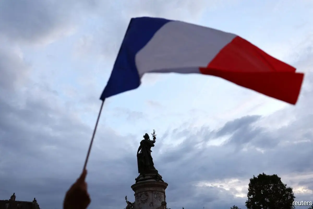 A Government in Crisis: France’s Budget Deadlock and Political Breakdown